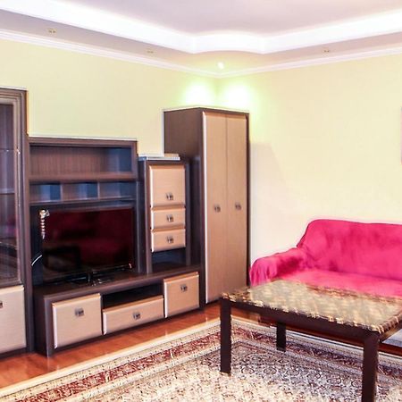 Ferienwohnung Tolebaeva 65 Almaty Exterior foto
