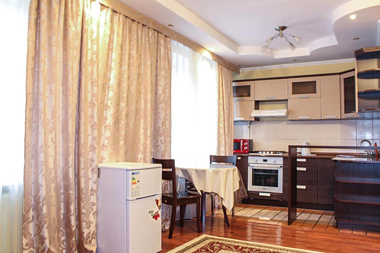 Ferienwohnung Tolebaeva 65 Almaty Exterior foto